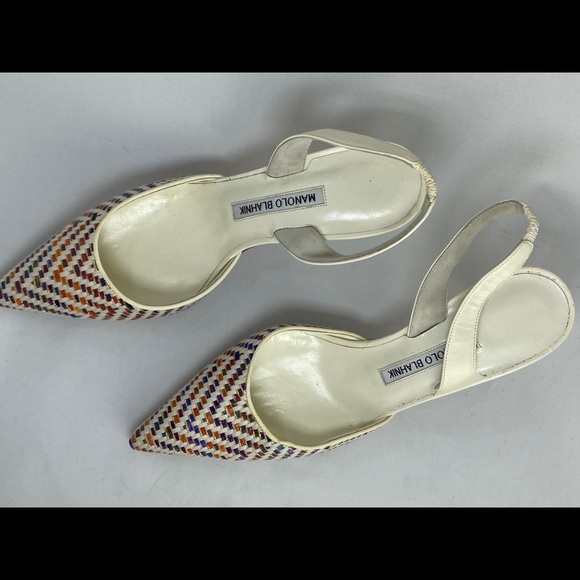 MANOLO BLAHNIK
Carolyne Raffia Slingbacks Rainbow - Picture 7 of 11